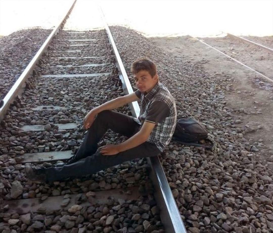 Motosikletli &Ccedil;ocuklara Otomobil &Ccedil;arptı: 2 &Ouml;l&uuml;, 5 Yaralı