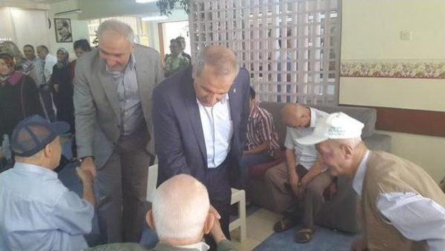 Ak Partililer Huzurevi Sakinlerinin Bayramını Kutladı 1