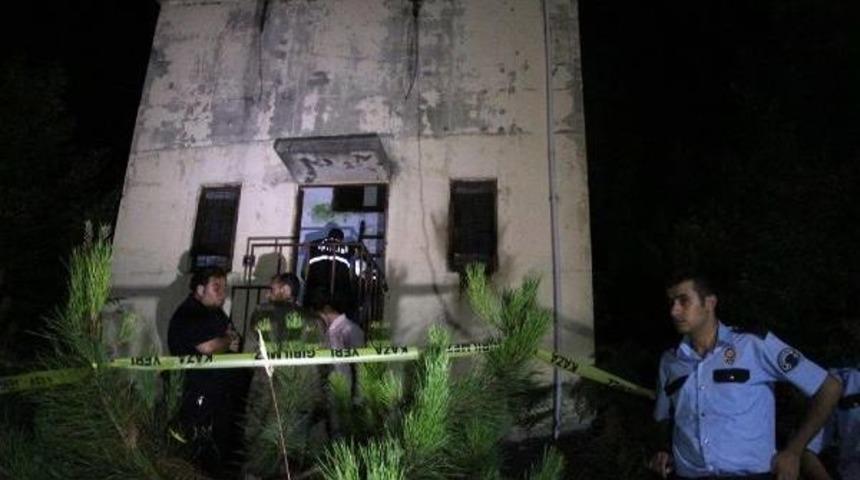 İtfaiye Eri Su Deposundan D&uuml;şerek &Ouml;ld&uuml;