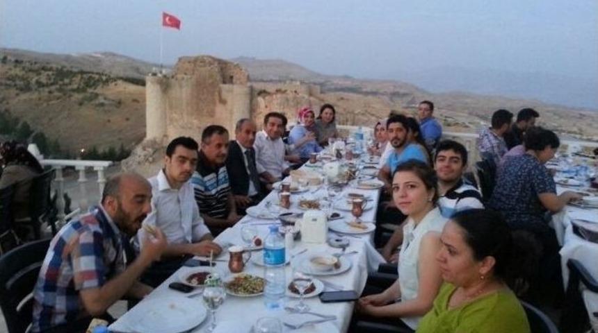 T&uuml;rkiye Gen&ccedil;lik Konseyi İftarda Buluştu