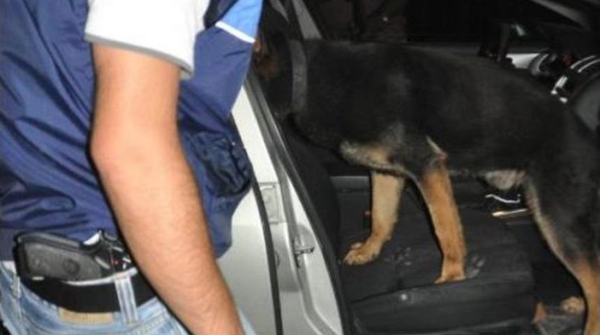 Kuşadası'nda Polis Bayram &Ouml;ncesi 'huzur Operasyon' Yaptı