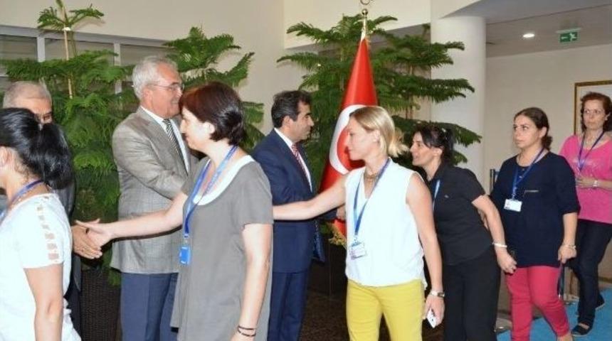 Kocaeli Valisi G&uuml;zeloğlu, Personeli İle Bayramlaştı