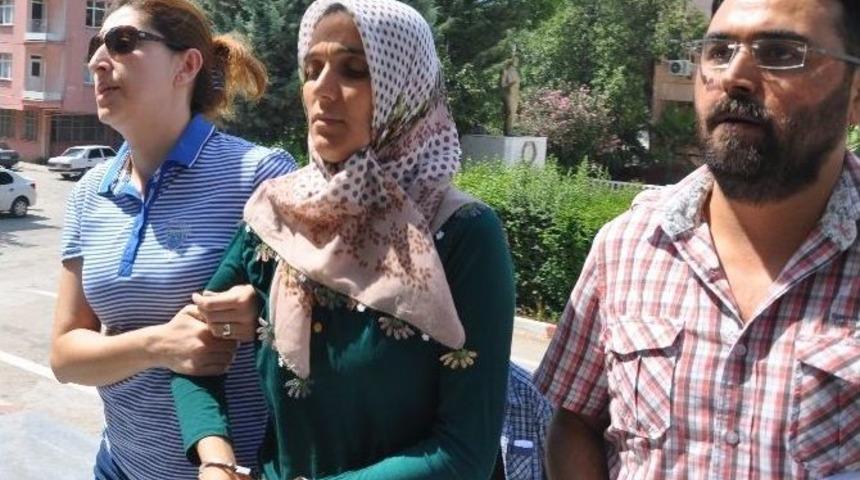 Uyuyan Kocasını Av T&uuml;feğiyle &Ouml;ld&uuml;ren Kadın Tutuklandı