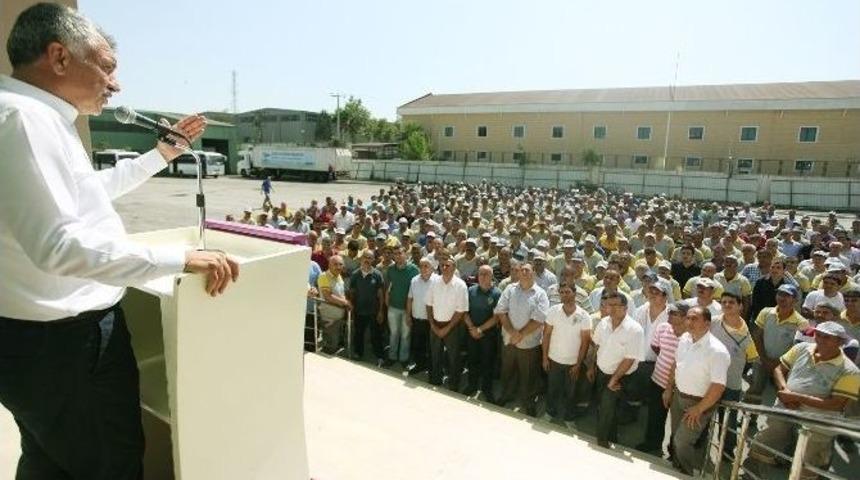 Başkan Karalar, İş&ccedil;ilerin Bayramını Kutladı