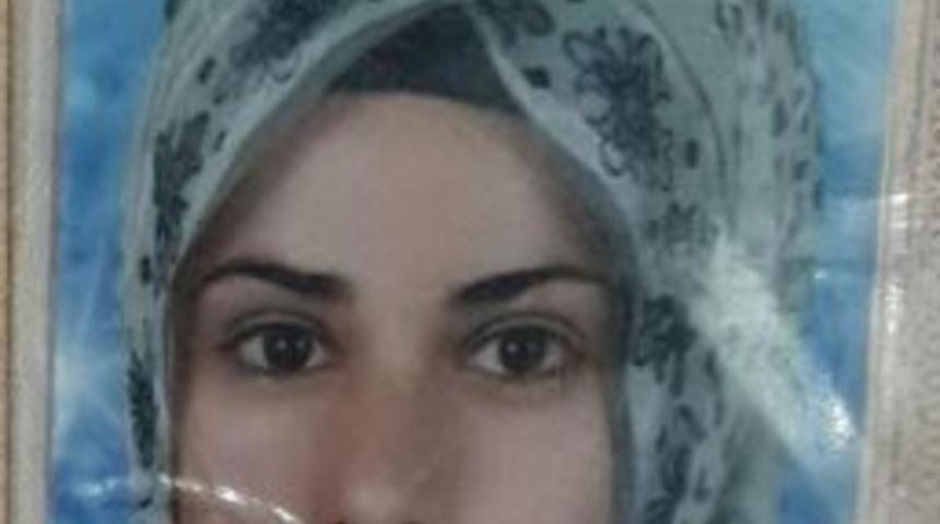 Bir &Ccedil;ocuk Annesi 22 Yaşındaki Dilek Kendini Astı