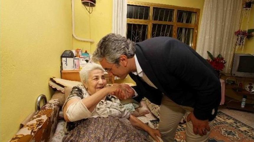 Karşıyaka&rsquo;da Dolu Dolu Bayram Neşesi