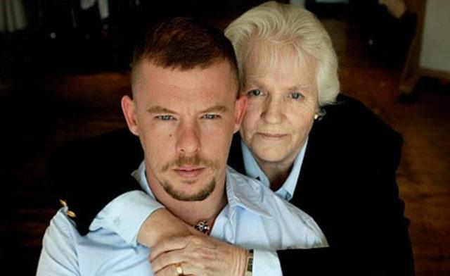 Alexander McQueen in Şok &Ouml;l&uuml;m&uuml; 2