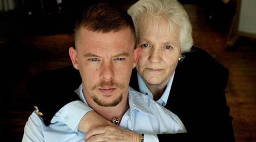 Alexander McQueen'in Şok &Ouml;l&uuml;m&uuml;