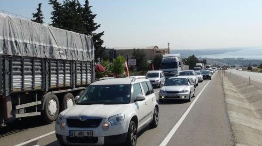 Tekirdağ&rsquo;Da &lsquo;Yol &Ccedil;alışması&rsquo; Kuyruğu