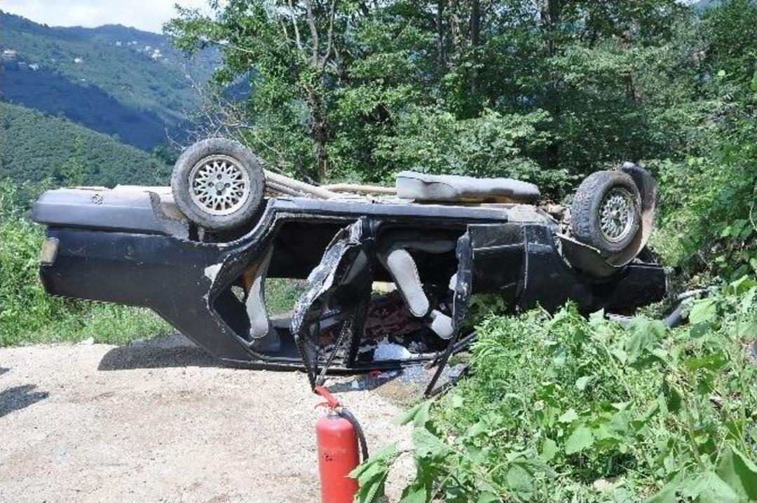 Cenaze Yolunda Kaza: 1 &Ouml;l&uuml;, 2 Yaralı