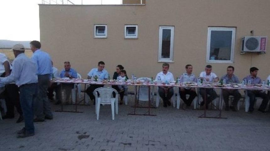 Başkan &Ouml;zt&uuml;rk&rsquo;ten İftar Yemeği