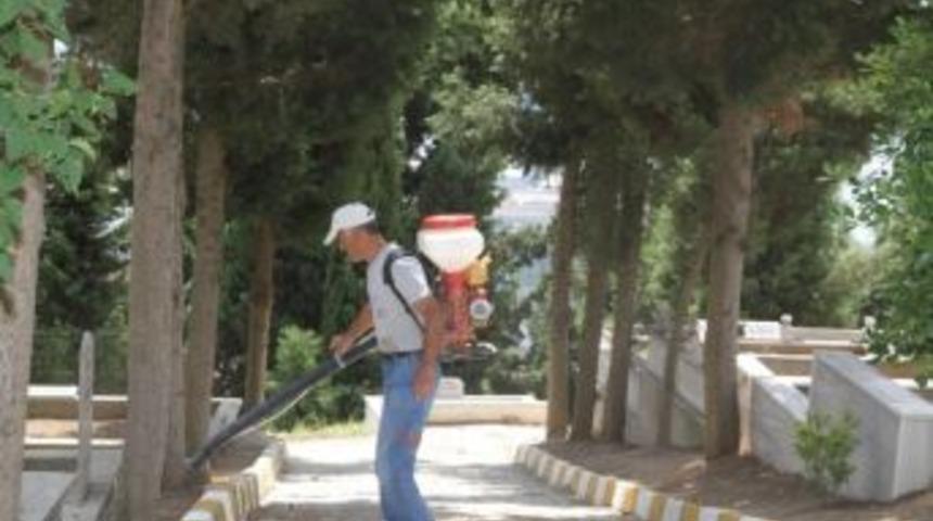 Kocaeli Kabristanlarında Bayram Temizliği