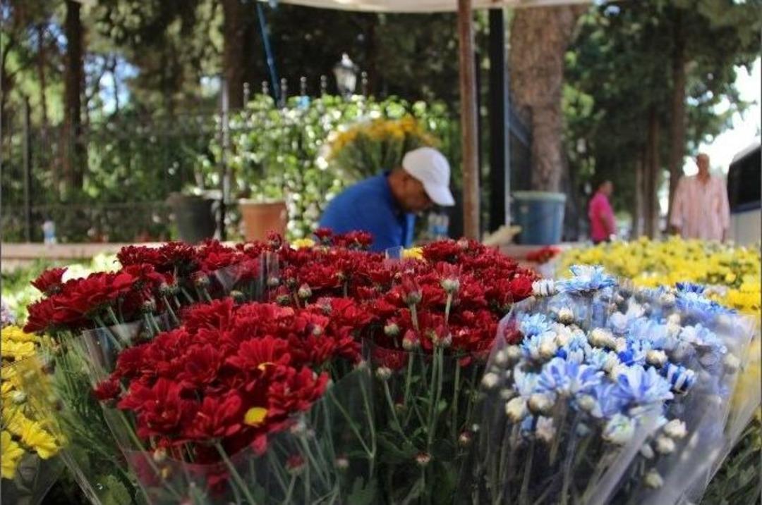 Mezarlıklara Ziyaret&ccedil;i Akını