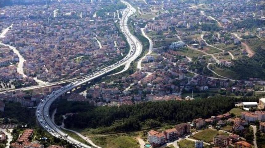 Tem'de Saat 06.00'da Bayram Trafiği