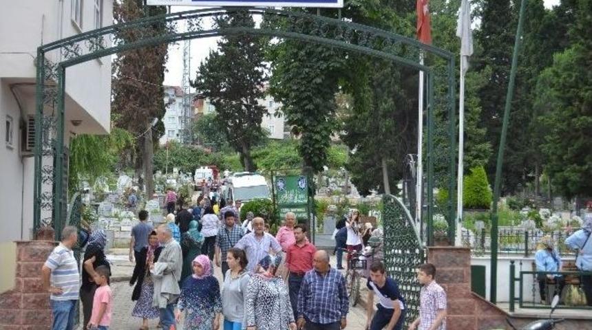 Ordulular Mezarlıklara Akın Etti