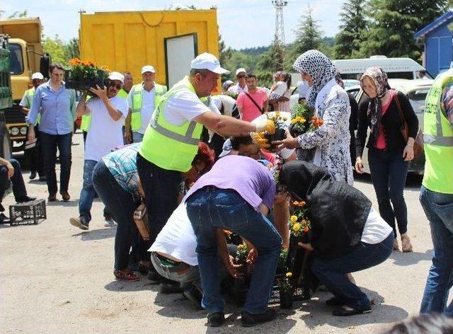 Mezarlıklarda Bayram Yoğunluğu