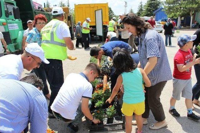 Mezarlıklarda Bayram Yoğunluğu