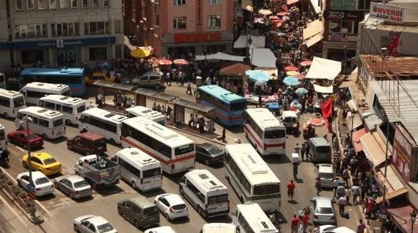 Bayram Telaşı &Ccedil;arşı Pazar Doldurdu