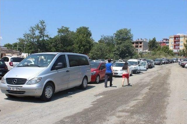 Tekirdağ’da Yüzlerce Araç Feribot Kuyruğunda Bekledi