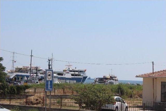 Tekirdağ’da Yüzlerce Araç Feribot Kuyruğunda Bekledi