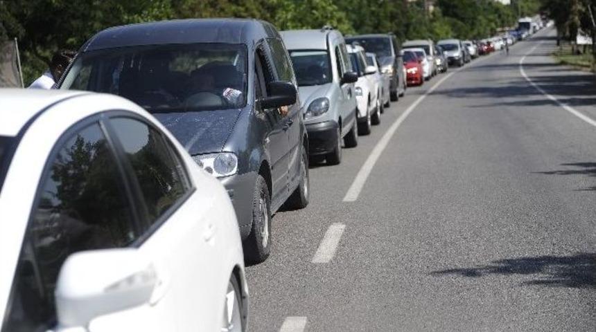 20 Kilometrelik Feribot Kuyruğu Oluştu