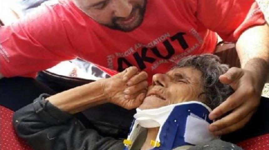 Kayıp 90 Yaşındaki Kadın &Ccedil;ukurda Baygın Bulundu