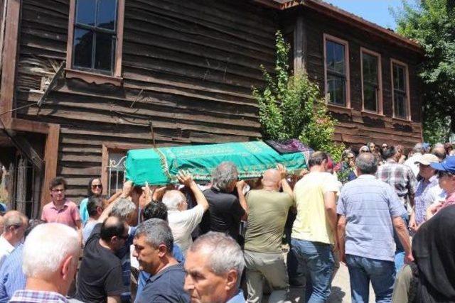 Bolu'daki Kazada Öldü, Memleketi Şile'de Toprağa Verildi