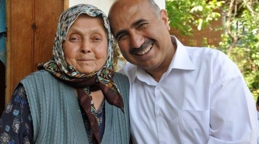 Başkan &Uuml;nl&uuml;&rsquo;den Yaşlılara Bayram Ziyareti