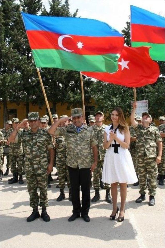 Yavuzaslan Ermenistan Sınırındaki Azerbaycan Askerleriyle Bayramlaştı 3