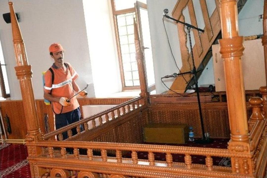 Bilecik&rsquo;te Camiler Ve Mezarlık Bayram Boyunca G&uuml;l Suyu Kokacak