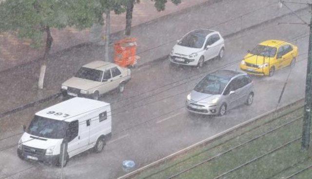 Gaziantep’Te Sağanak Yağış Etkili Oldu