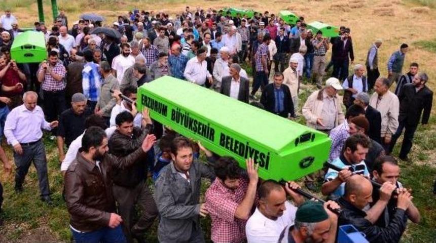 Otomobil Karasu Nehri'ne U&ccedil;tu: 6 &Ouml;l&uuml; (2)