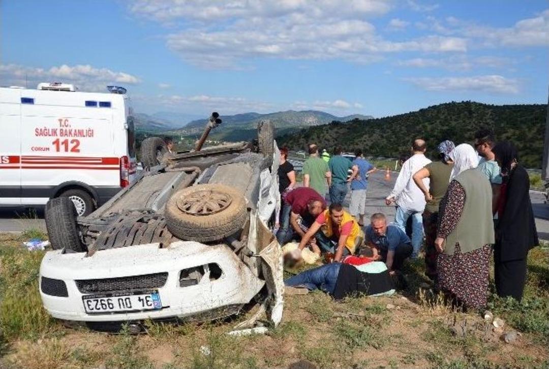 &Ccedil;orum&rsquo;da Otomobil Tır İle &Ccedil;arpıştı: 1 &Ouml;l&uuml;, 7 Yaralı