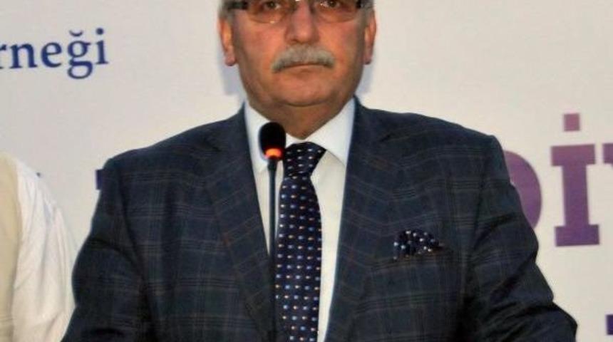 Sivas Belediyesi Kentteki M&uuml;ltecilere Iftar Yemeği Verdi