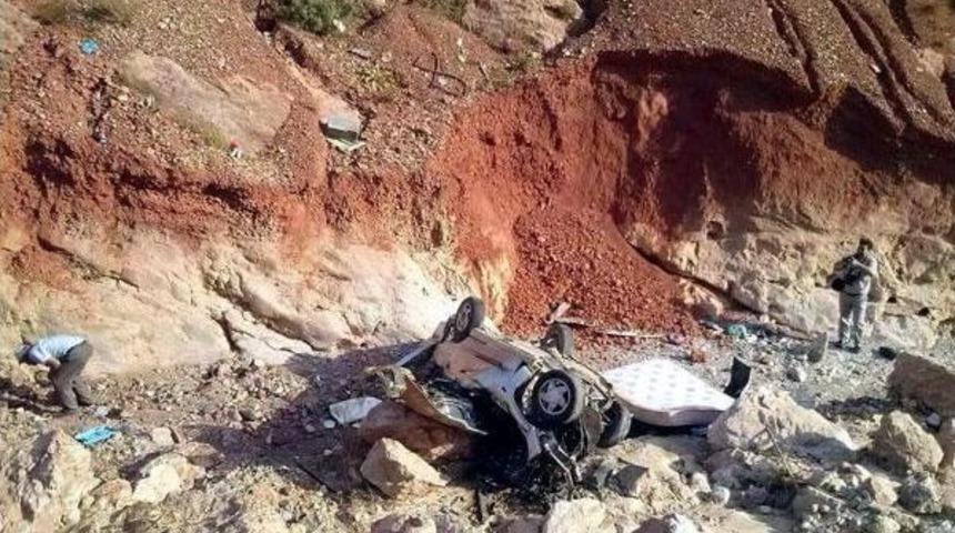 U&ccedil;uruma Yuvarlanan Otomobilde Karı-Koca &Ouml;ld&uuml;