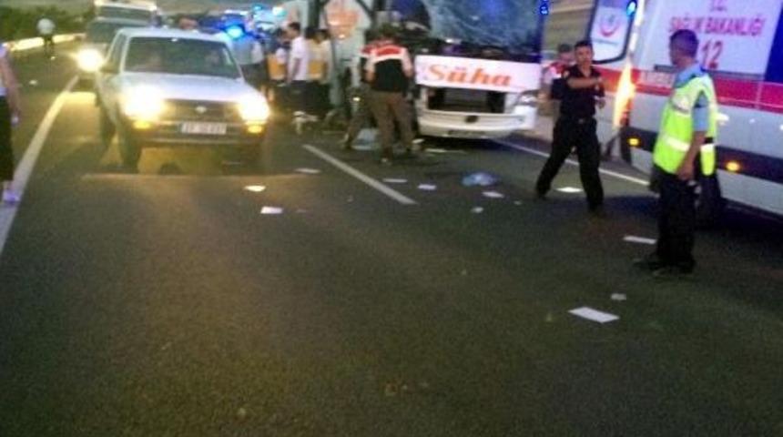 Kayseri&rsquo;De Yolcu Otob&uuml;s&uuml; R&ouml;morka &Ccedil;arptı: 1 &Ouml;l&uuml;, 4 Yaralı