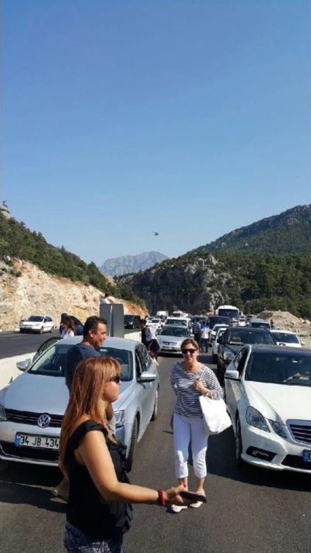 Antalya- Korkuteli Karayolunda Trafik Durdu (2)