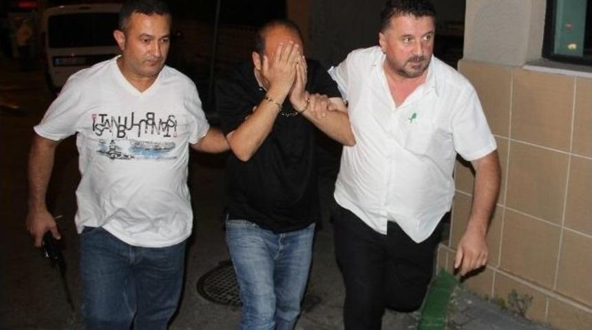 Komşularını Bıçaklayarak Öldüren Baba Ve Oğlu Yakalandı