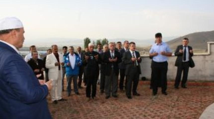 Kaymakam Ali Ada, Ramazan Bayramında Da Şehitleri Unutmadı