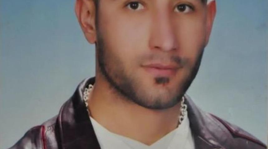 Kahvede &Ouml;ld&uuml;r&uuml;len Oğlunun Katilinin Bulunmasını Istedi