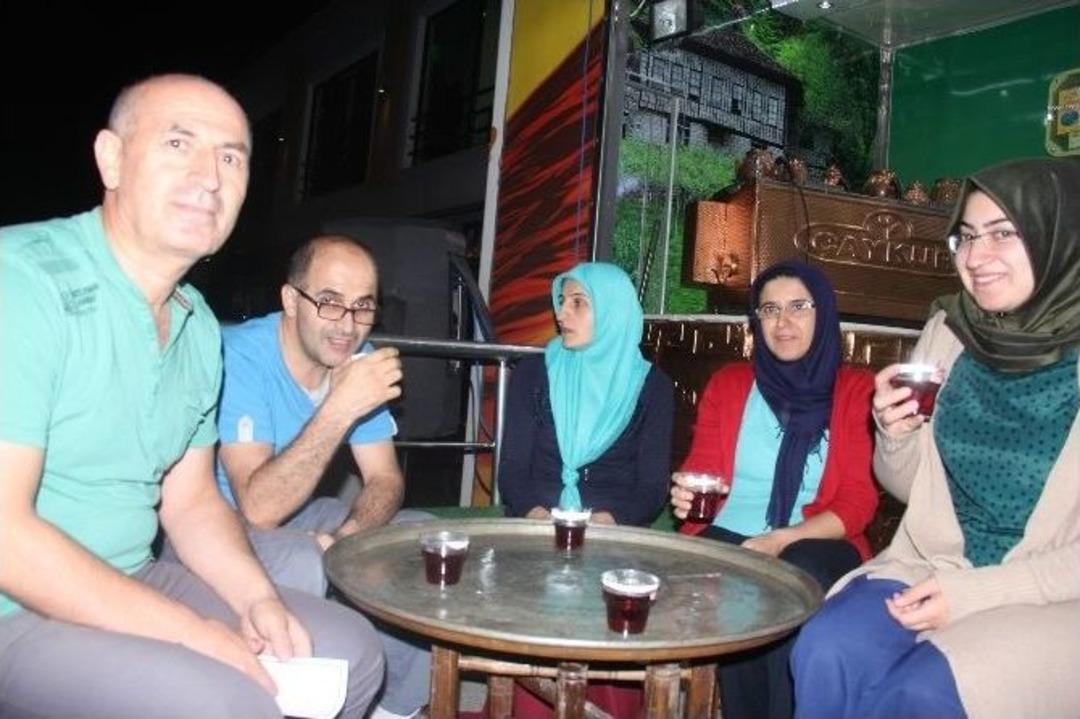 Tatilcilere Zorunlu &Ccedil;ay Ve Horon Molası