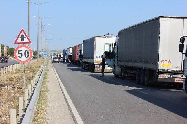 Kapıkule’de Tır Şoförlerinin Buruk Bayram Sevinci