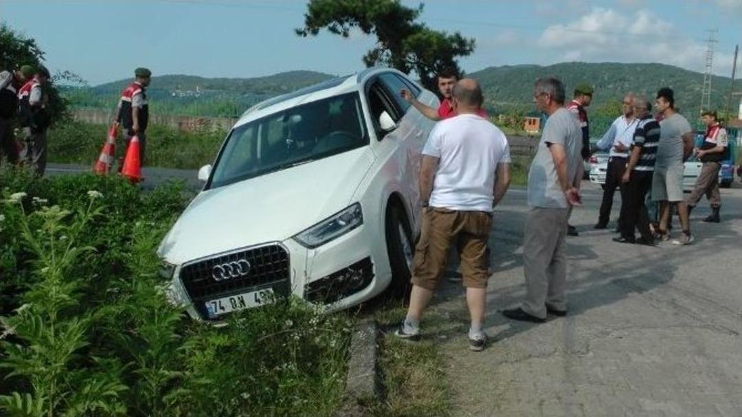 Cip Servis Minib&uuml;s&uuml; İle &Ccedil;arpıştı, 14 Kişi &Ouml;l&uuml;mden D&ouml;nd&uuml;