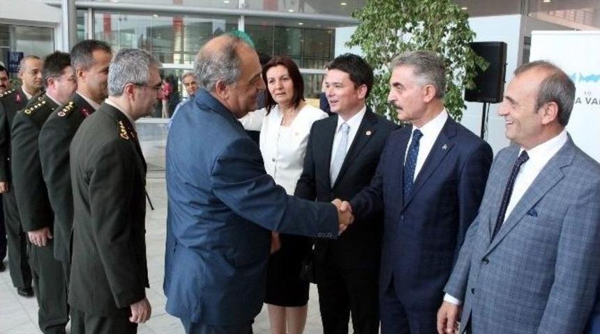 İsmet B&uuml;y&uuml;kataman: &ldquo;ak Parti-chp Koalisyonu Muhtemel G&ouml;z&uuml;k&uuml;yor&rdquo;