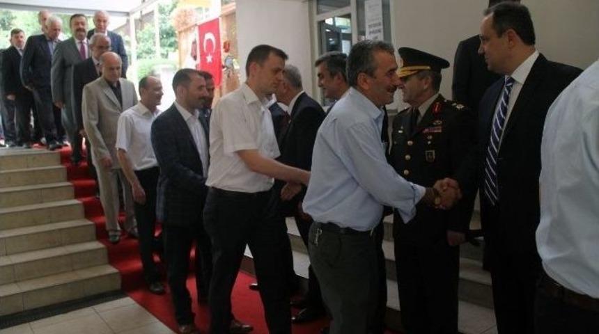 Giresun&rsquo;da Bayramlaşma T&ouml;reni