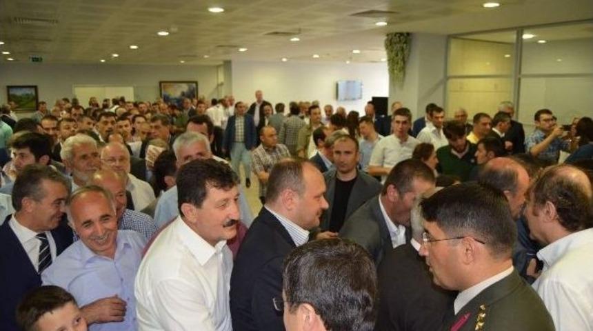 Trabzon&rsquo;da Protokol Ve Halk Bayramlaştı