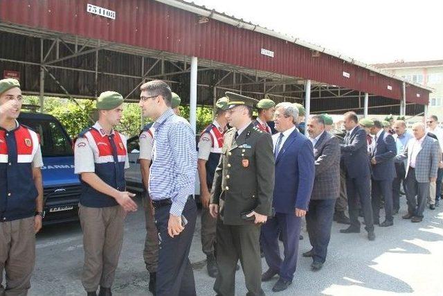 Akyazı’da Coşkulu Bayramlaşma Gerçekleşti