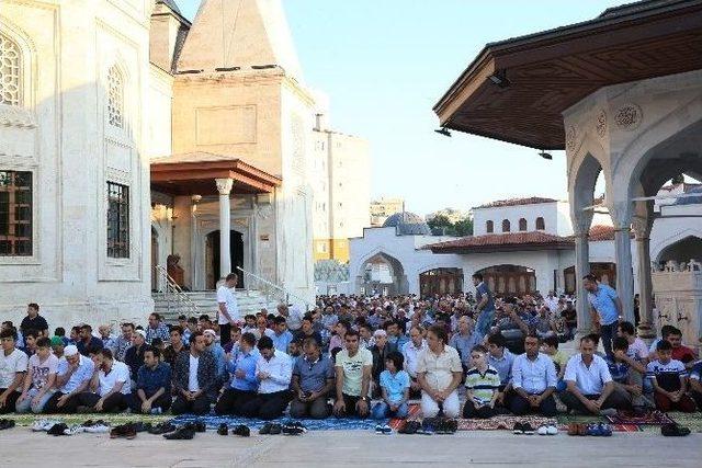 Zeytinburnu’nda Ramazan Bayramı Coşkusu