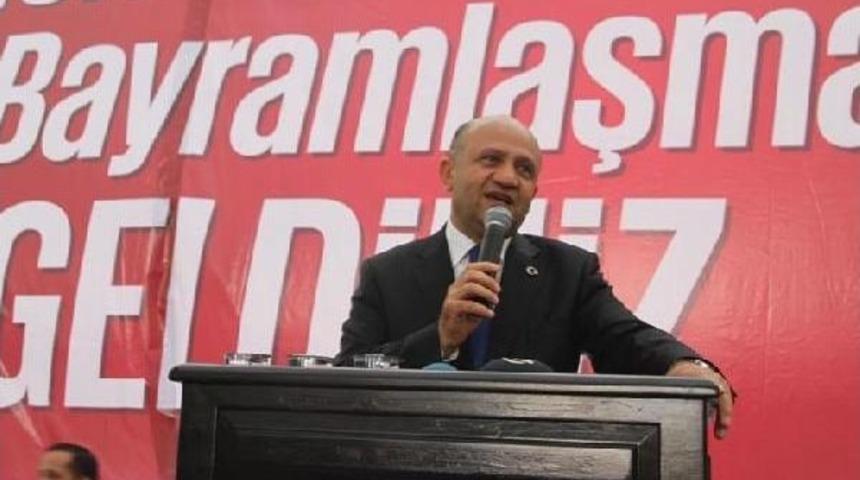 Eski Başkan Bayramlaşmada Bayıldı