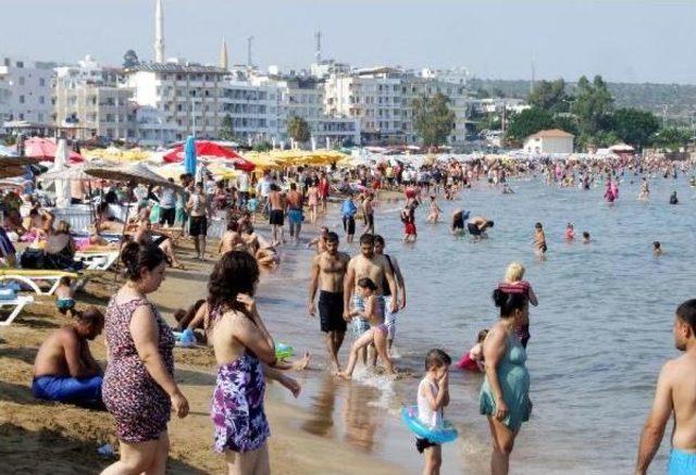 Bayramda Mersin Sahilleri Doldu Taştı